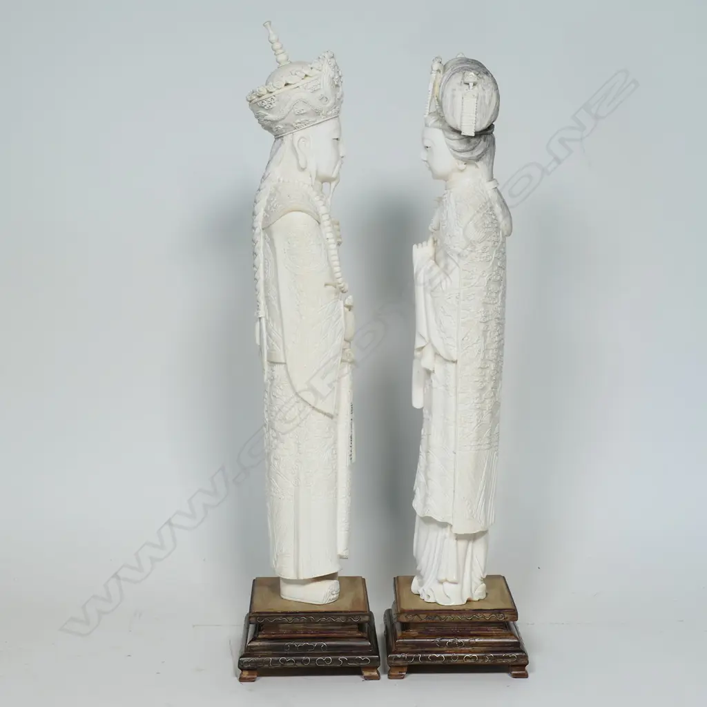 A Chinese Emperor and Empress solid ivory carved figures, Image 1++