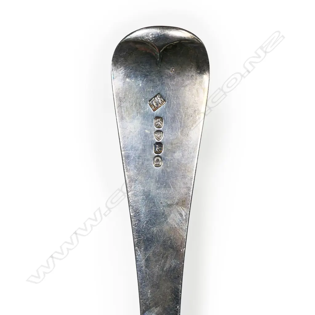 A good George IV silver pie spoon, Image 1++
