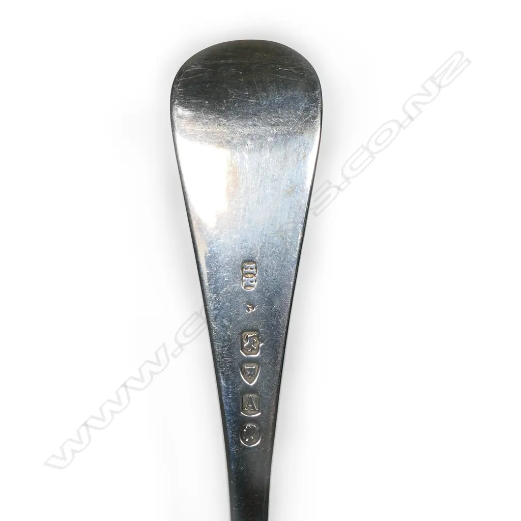 Six Victorian silver dinner forks, Image 1++