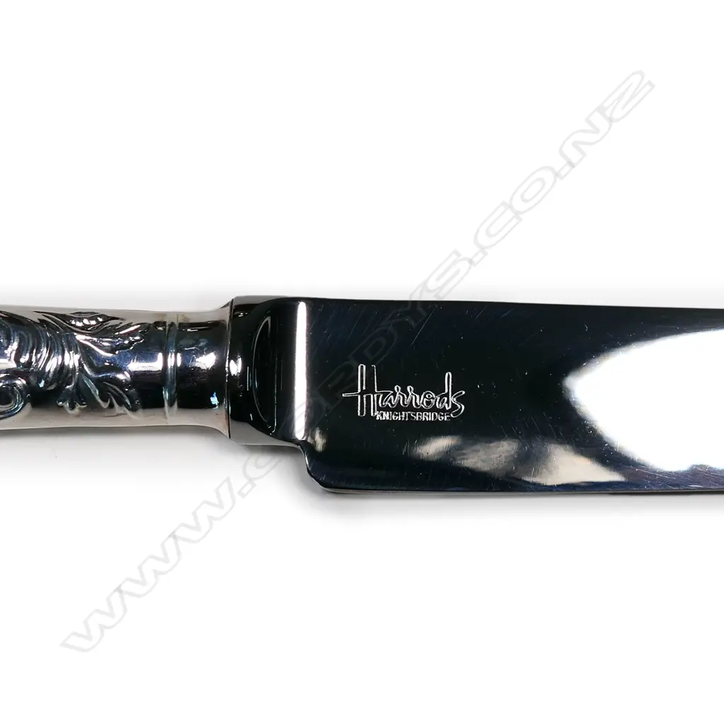 A late 20thC Harrods silver eight-person cutlery canteen, Image 1++