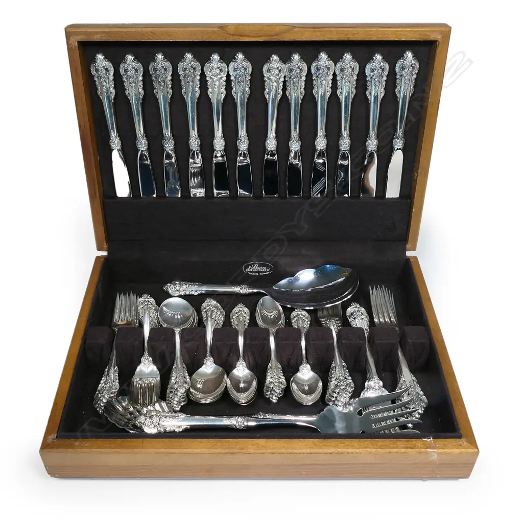 A vintage 'Wallace Sterling' silver 'Grande Baroque' 12-person canteen of cutlery, Image 1++