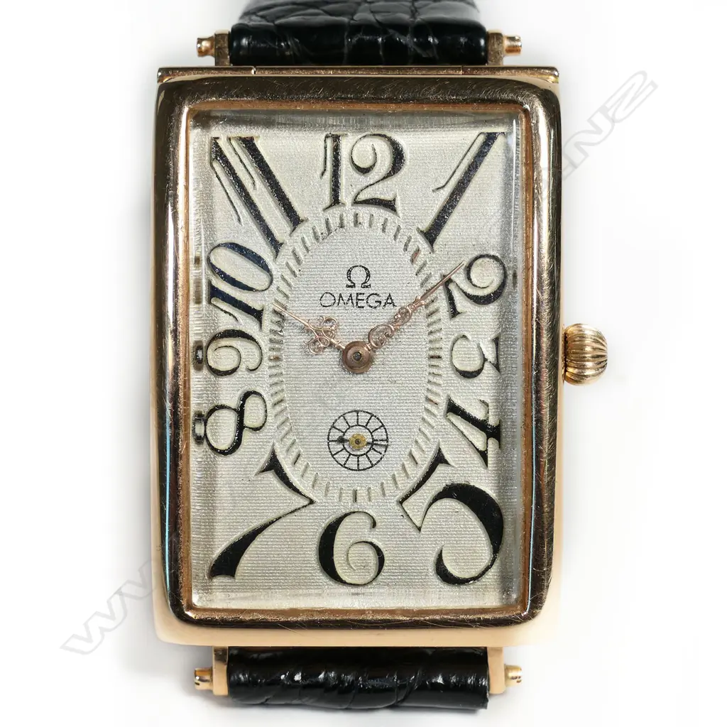 An Omega movement 14ct rose gold cased gent's Art Deco wristwatch, Image 1++