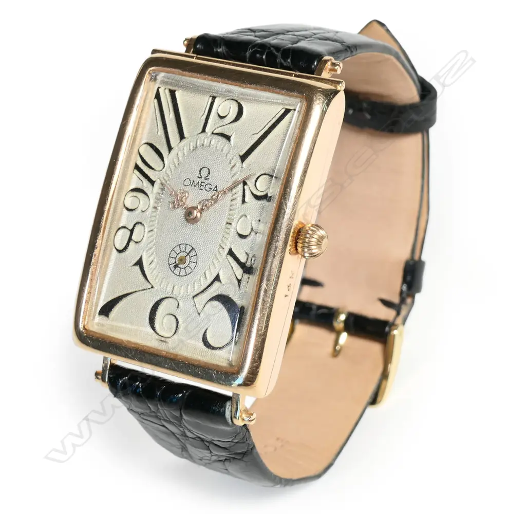 An Omega movement 14ct rose gold cased gent's Art Deco wristwatch, Image 1++