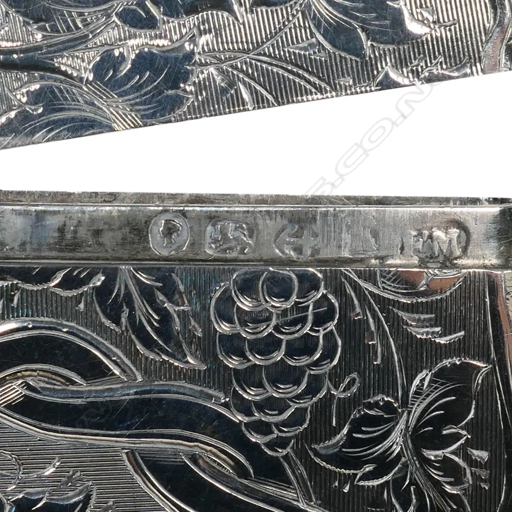 A Victorian silver card case, Image 1++