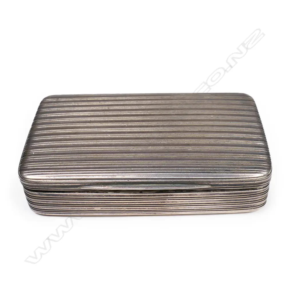 A George III silver table snuff box, Image 1++