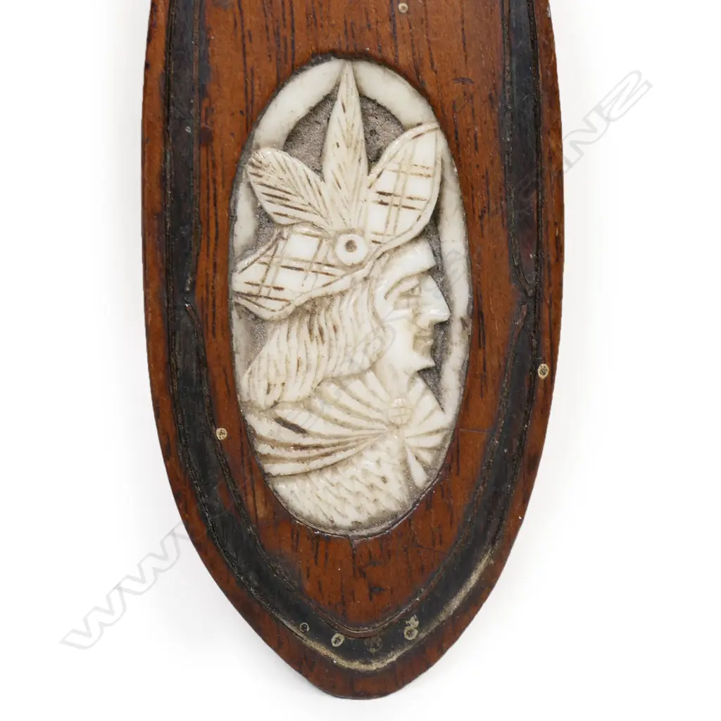 A Georgian treen snuff box, Image 1++