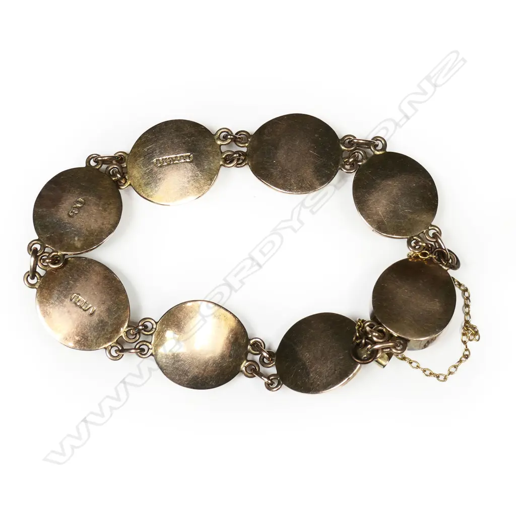 A 9ct gold and cat's eye bracelet, Image 1++