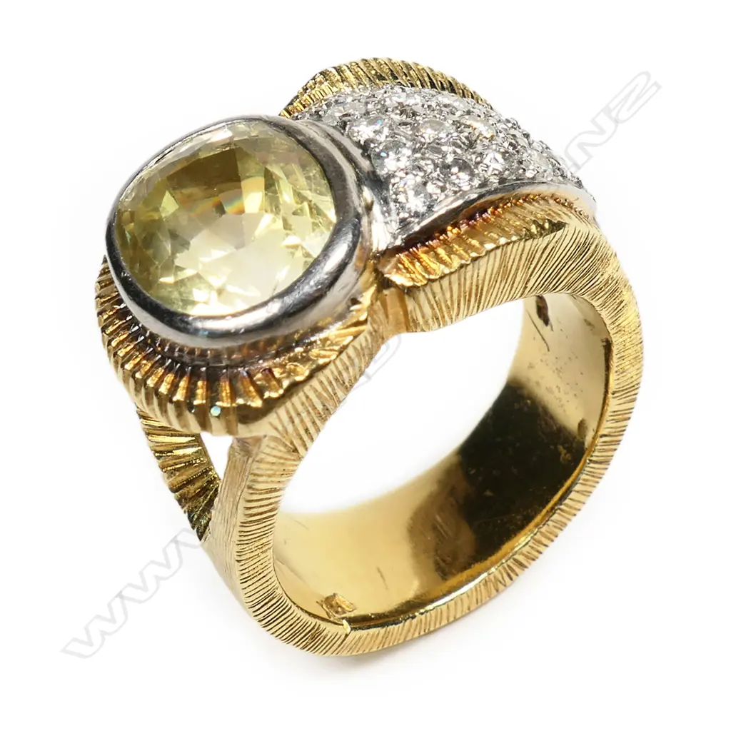 An impressive handmade contemporary 18ct yellow gold, yellow sapphire and diamond ring, Image 1++