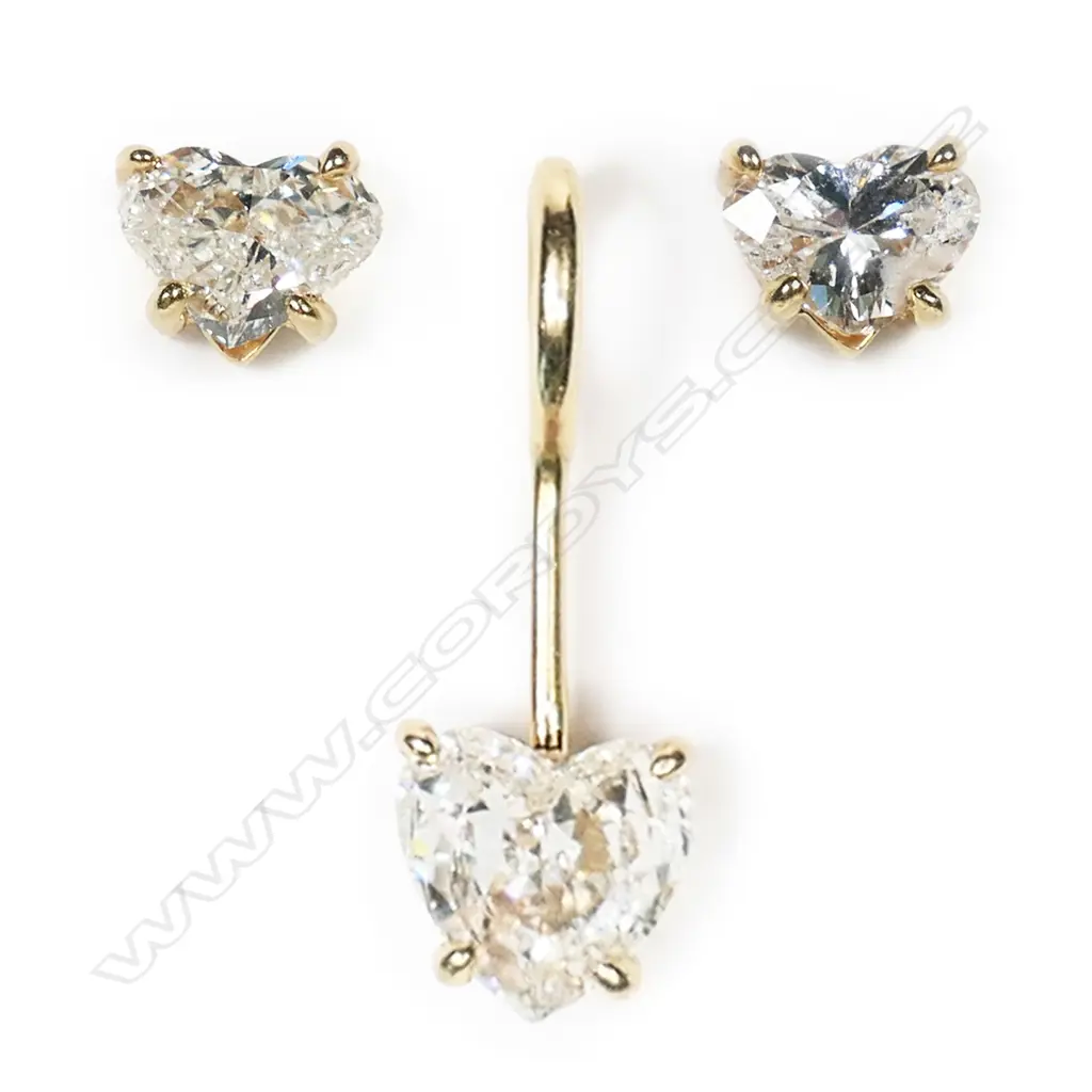 A set of 14ct gold and heart cut diamond pendant and pair of earrings, Image 1++