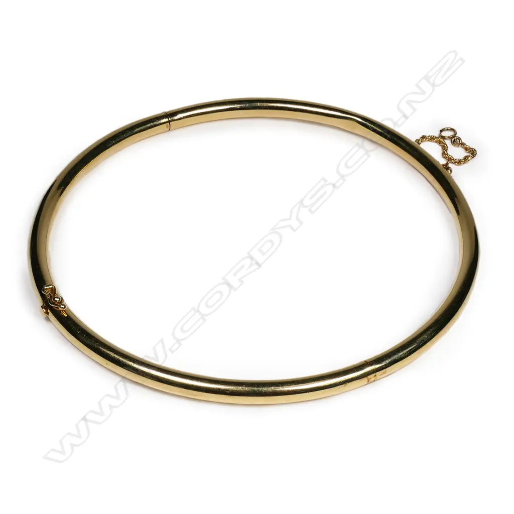 A 14ct yellow gold hinged choker necklet, Image 1++