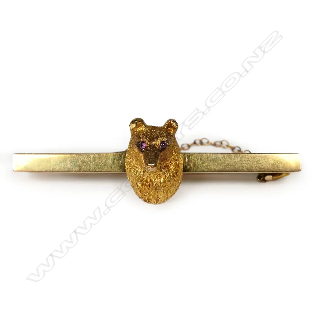 A 15ct gold bar brooch, Image 1++