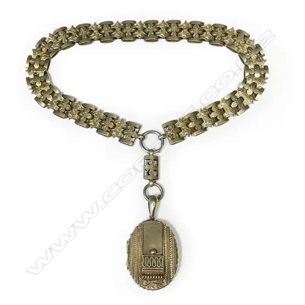 A Victorian gilded silver fancy locket and chain, Image 1++