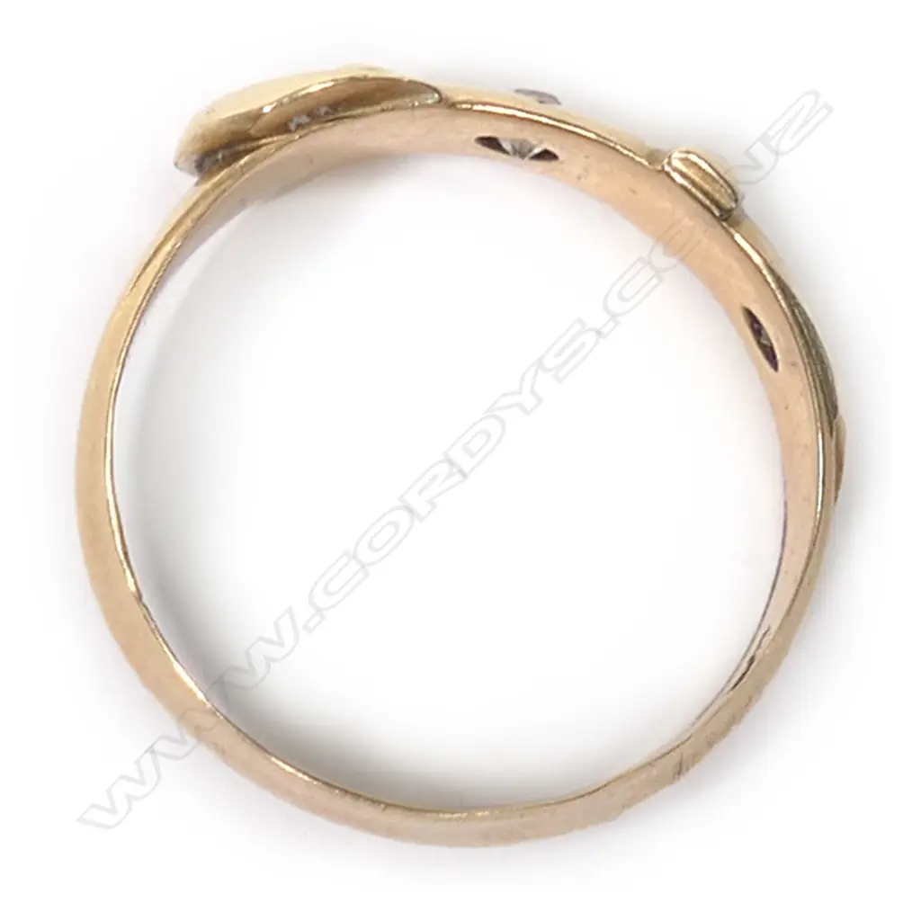 An early 20thC 18ct yellow gold and diamond buckle ring, Image 1++