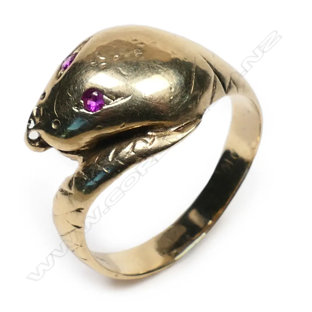 A c1900 9ct yellow gold snake ring, Image 1++