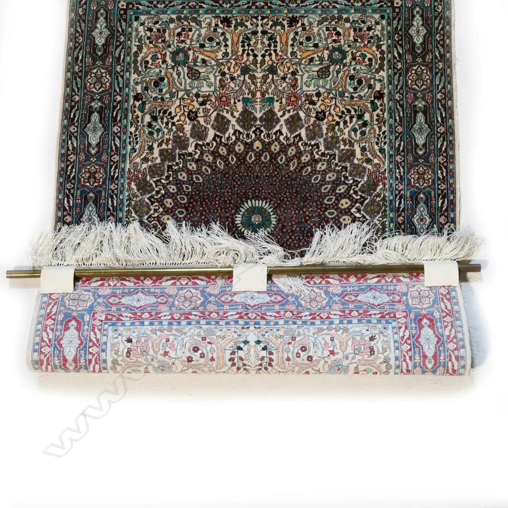 A fine hand-knotted silk rug, Image 1++