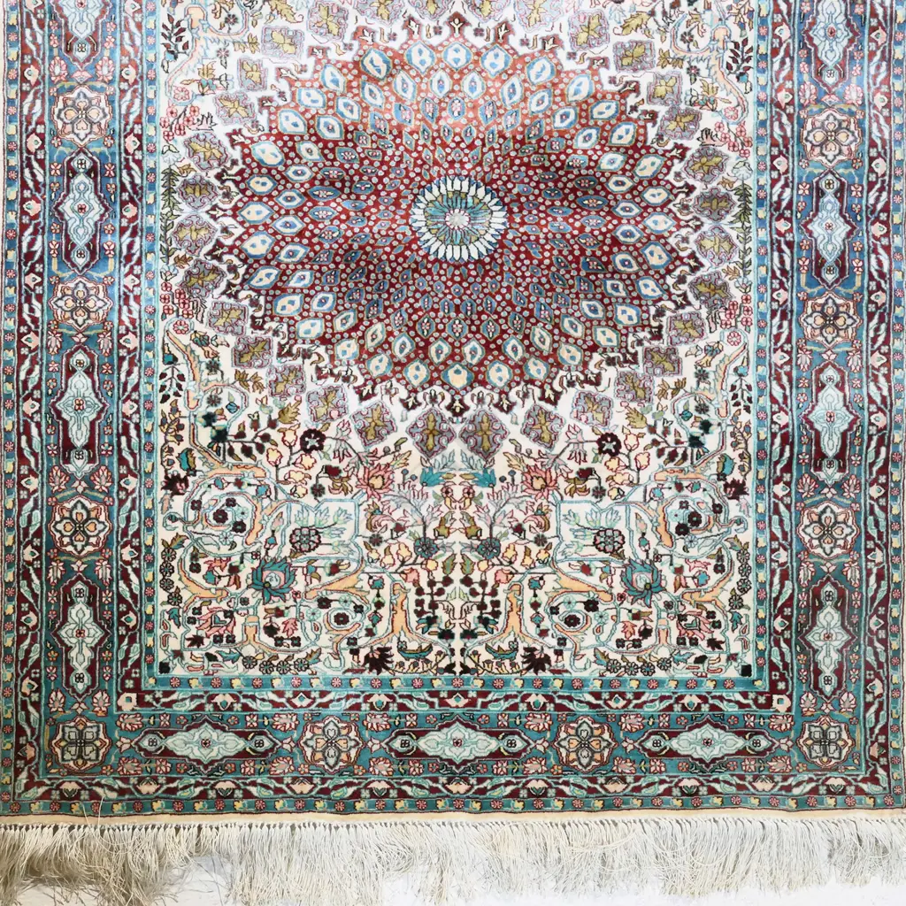A fine hand-knotted silk rug, Image 1++