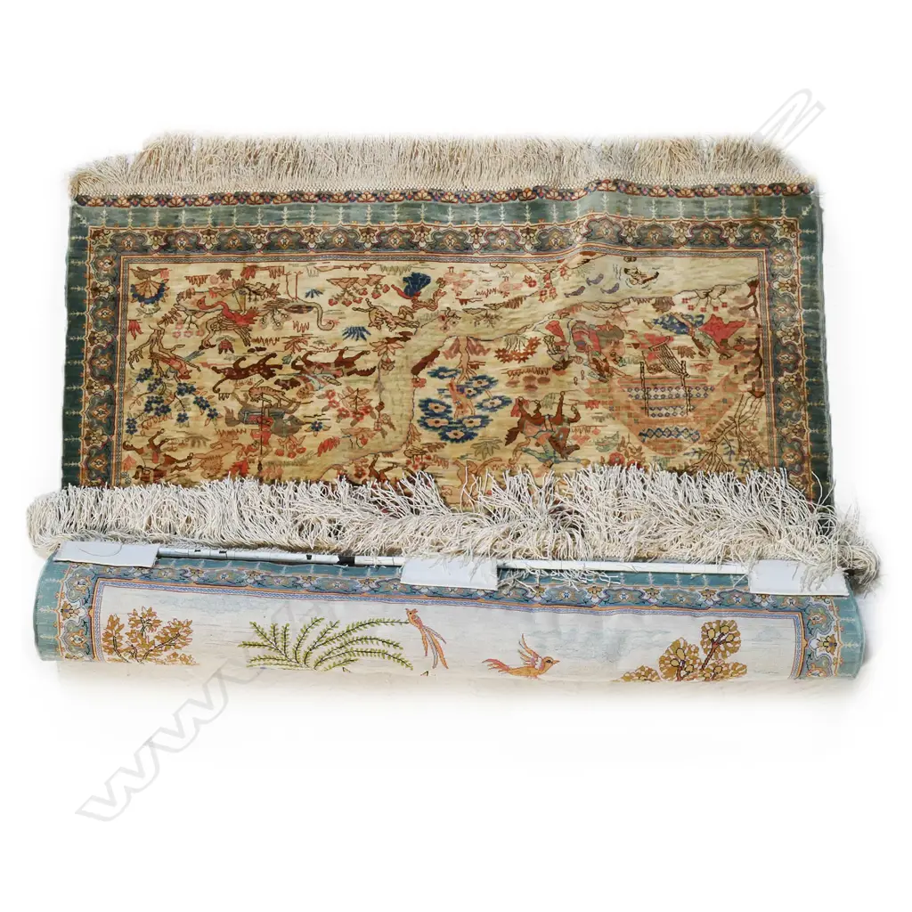 PERSIAN SILK PICTORIAL RUG 700 X 630mm... Image 1++