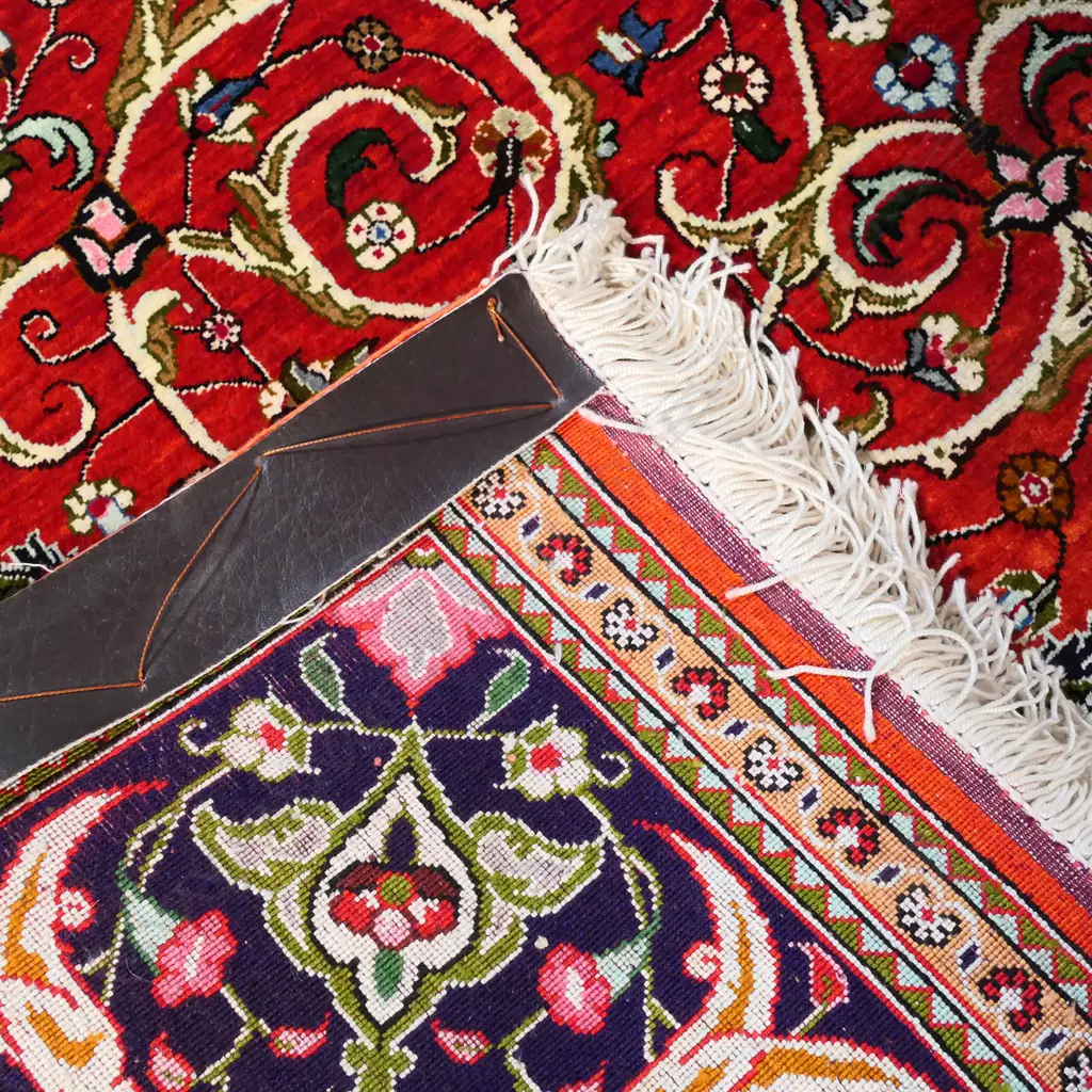 #A Persian hand-knotted silk rug Image 1++