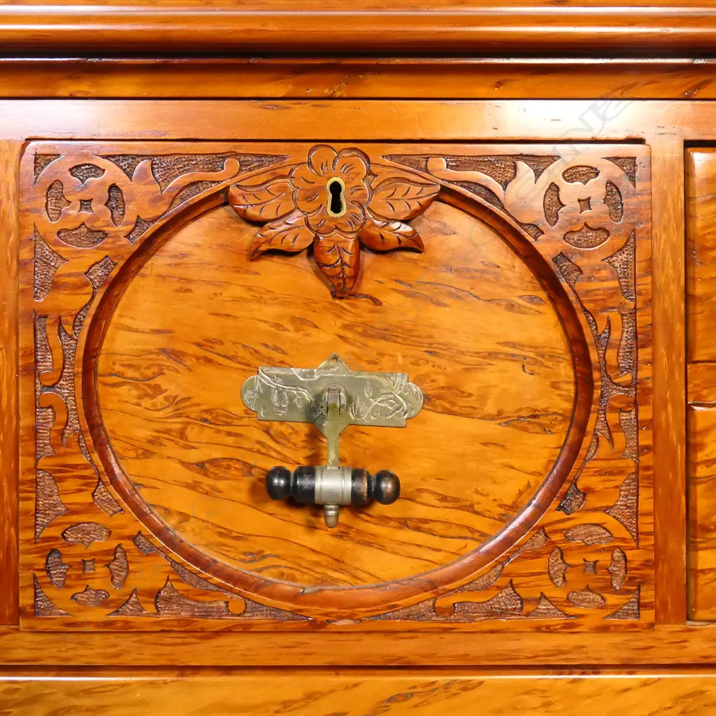 A colonial mottled kauri chest of drawers, Image 1++