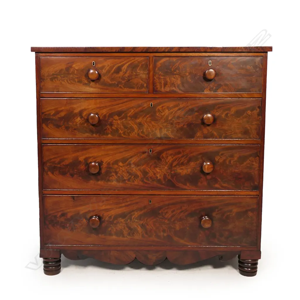 A good William IV flame mahogany five drawer chest, Image 1++