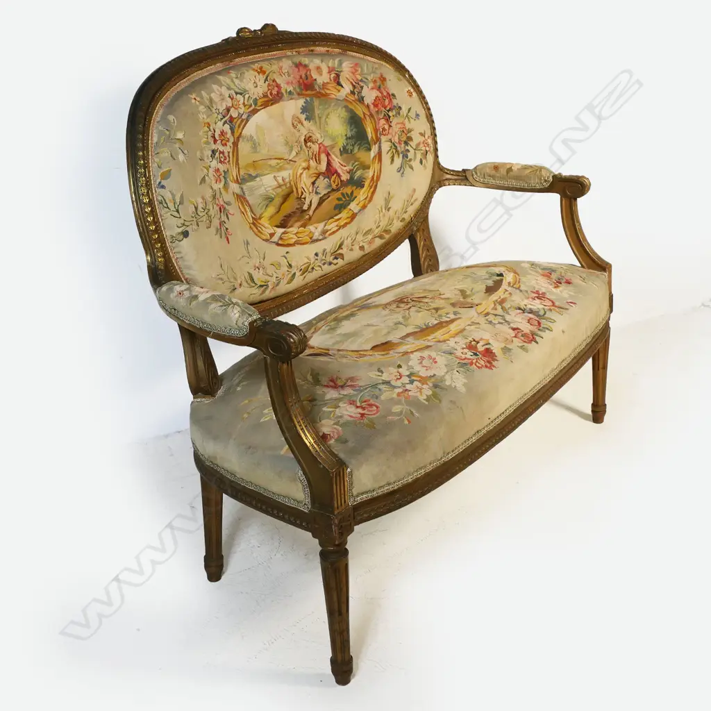A French 19thC Louis XVI style canapé, Image 1++