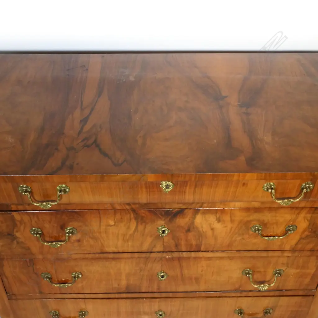 A19thc French walnut commode / chest, Image 1++