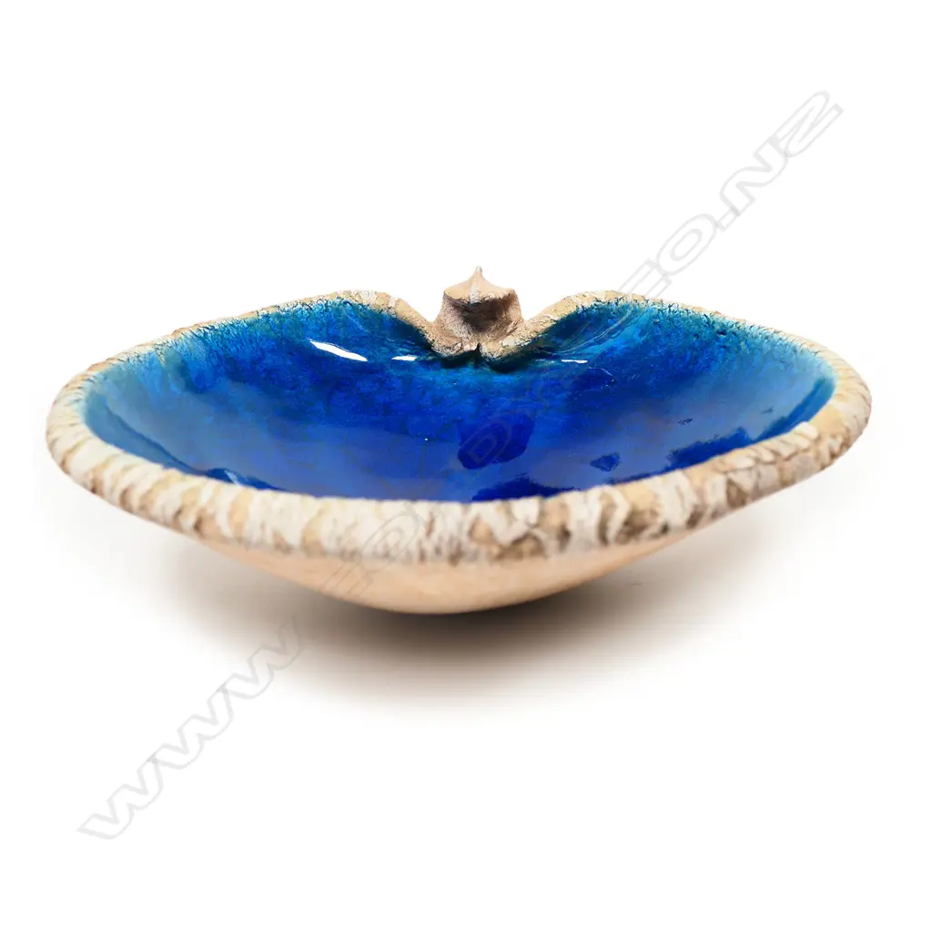 Len Castle (1924-2011) Avian pottery bowl Image 1++