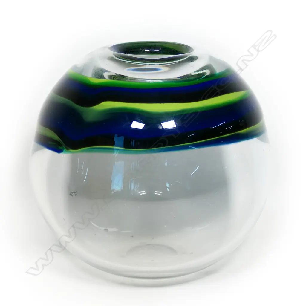 A large Hoglund art glass vase, Image 1++