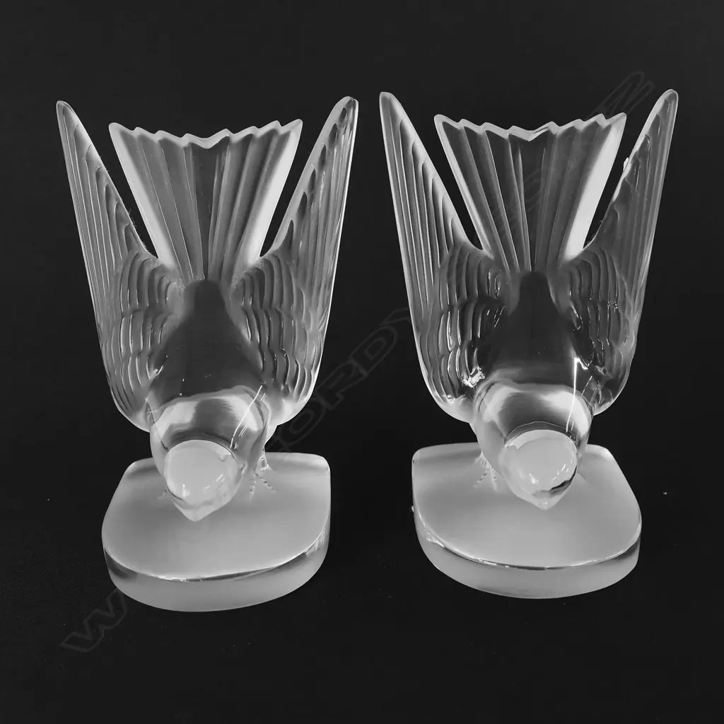 A pair of Lalique Hirondelle swallow bookends, Image 1++