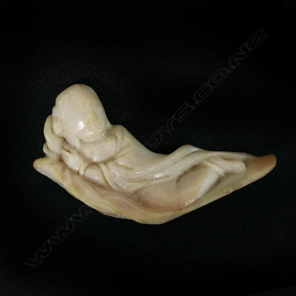A Chinese carved pale stone handling piece, Image 1++