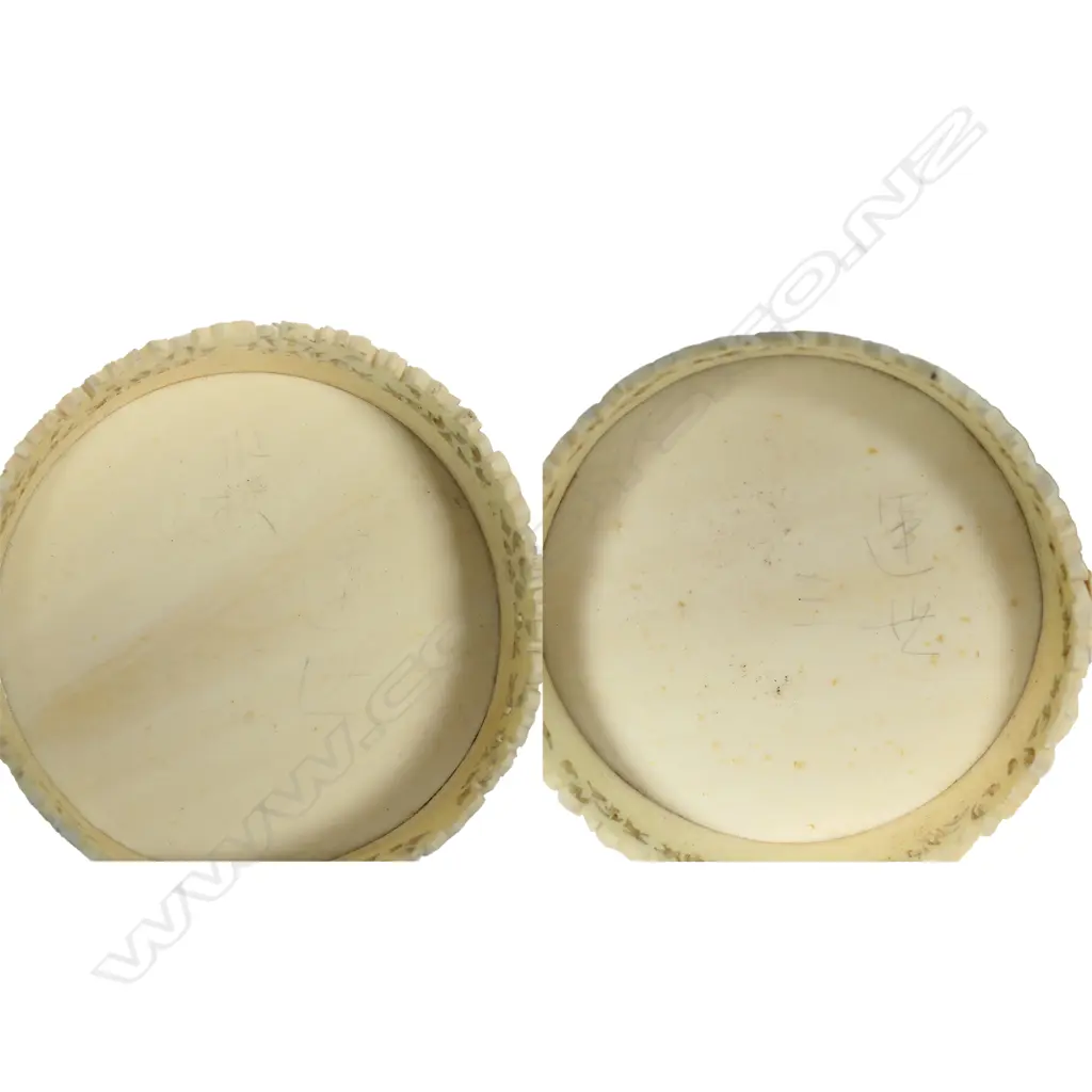 A pair of 19thC finely carved ivory brush pots, Image 1++