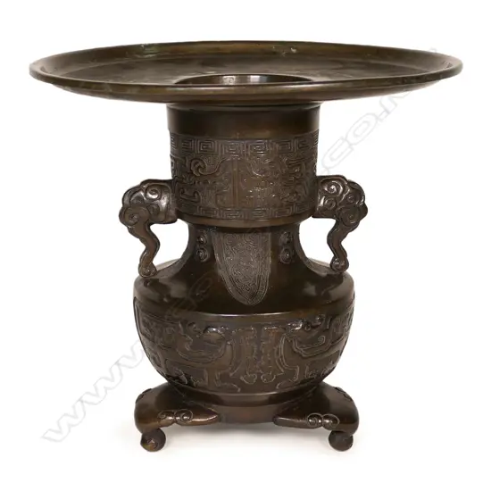 An early 20thC Japanese bronze Usubata,