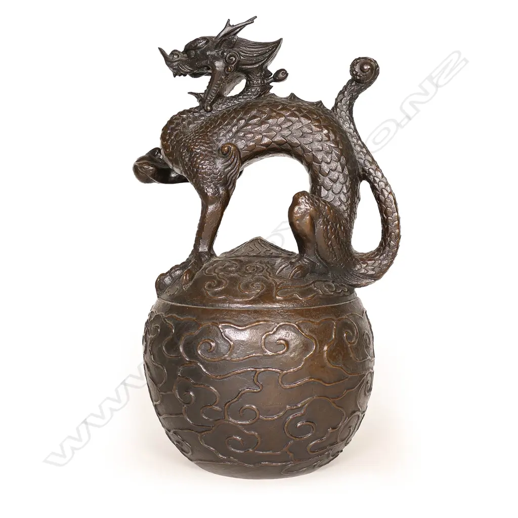 An old oriental heavy bronze sculpture of an imperial three claw dragon, Image 1++
