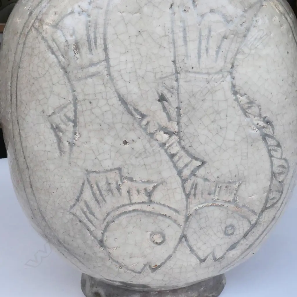 An uncommon Korean Buncheong sgraffito 'fish' moon flask, Image 1++