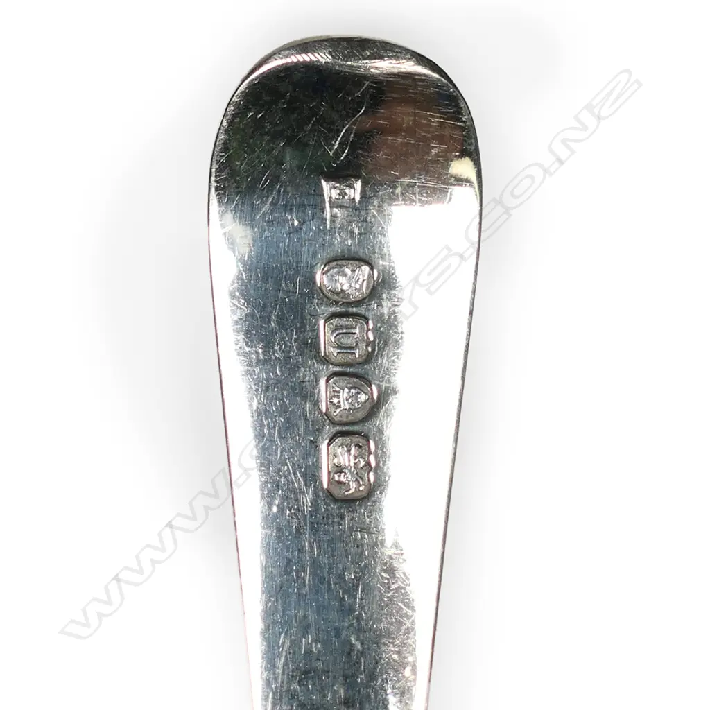 Eight Georgian silver tablespoons, Image 1++