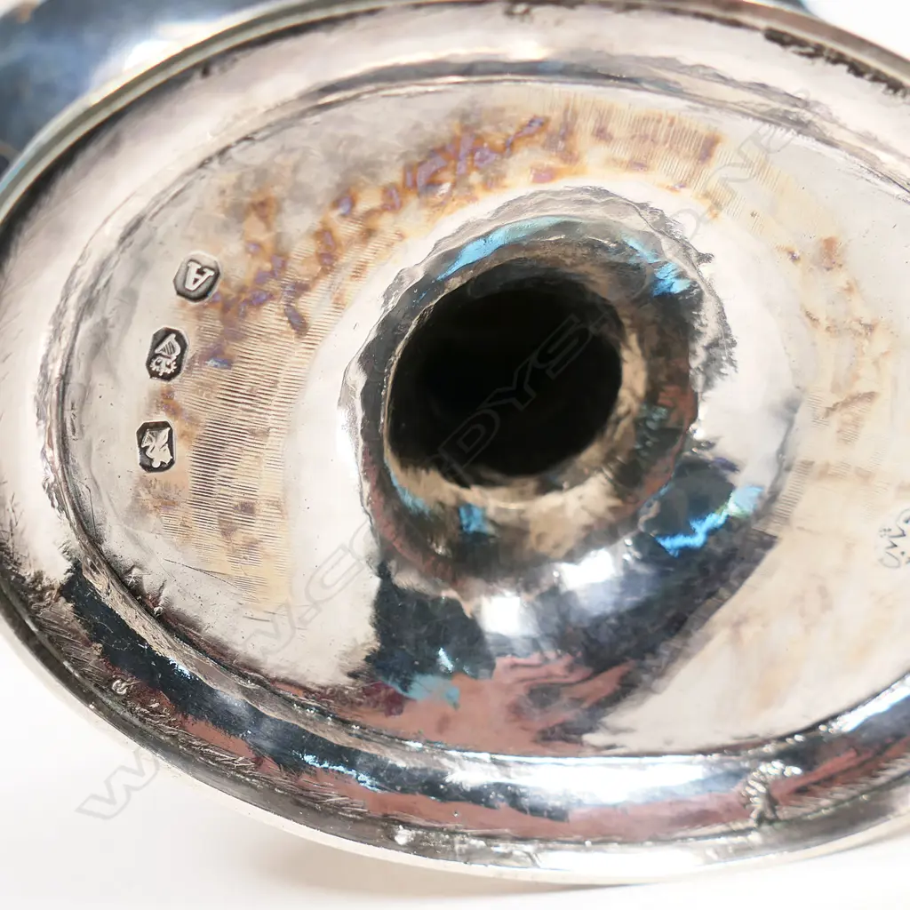 A George III Irish silver pedestal sugar bowl, Image 1++