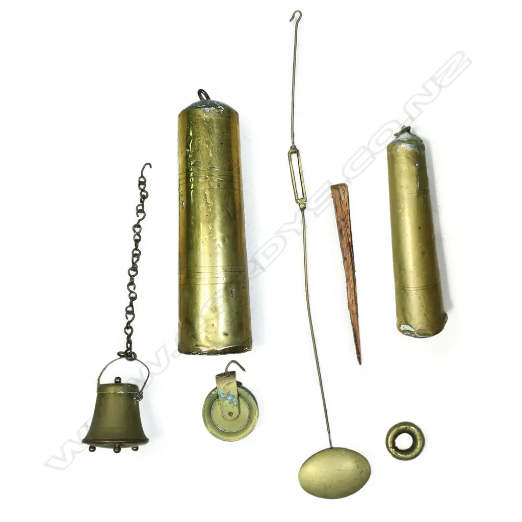 An early 20thC ‘Wag on the Wall’ clock, Image 1++