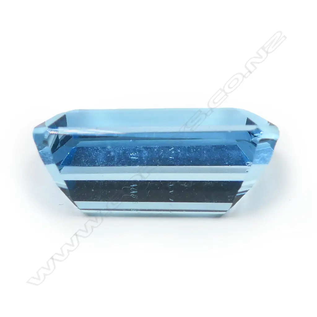 An unset Swiss Blue topaz gemstone, Image 1++