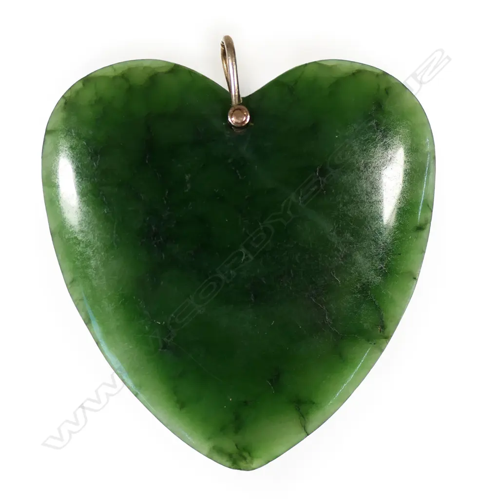 A colonial NZ pounamu large heart pendant, Image 1++