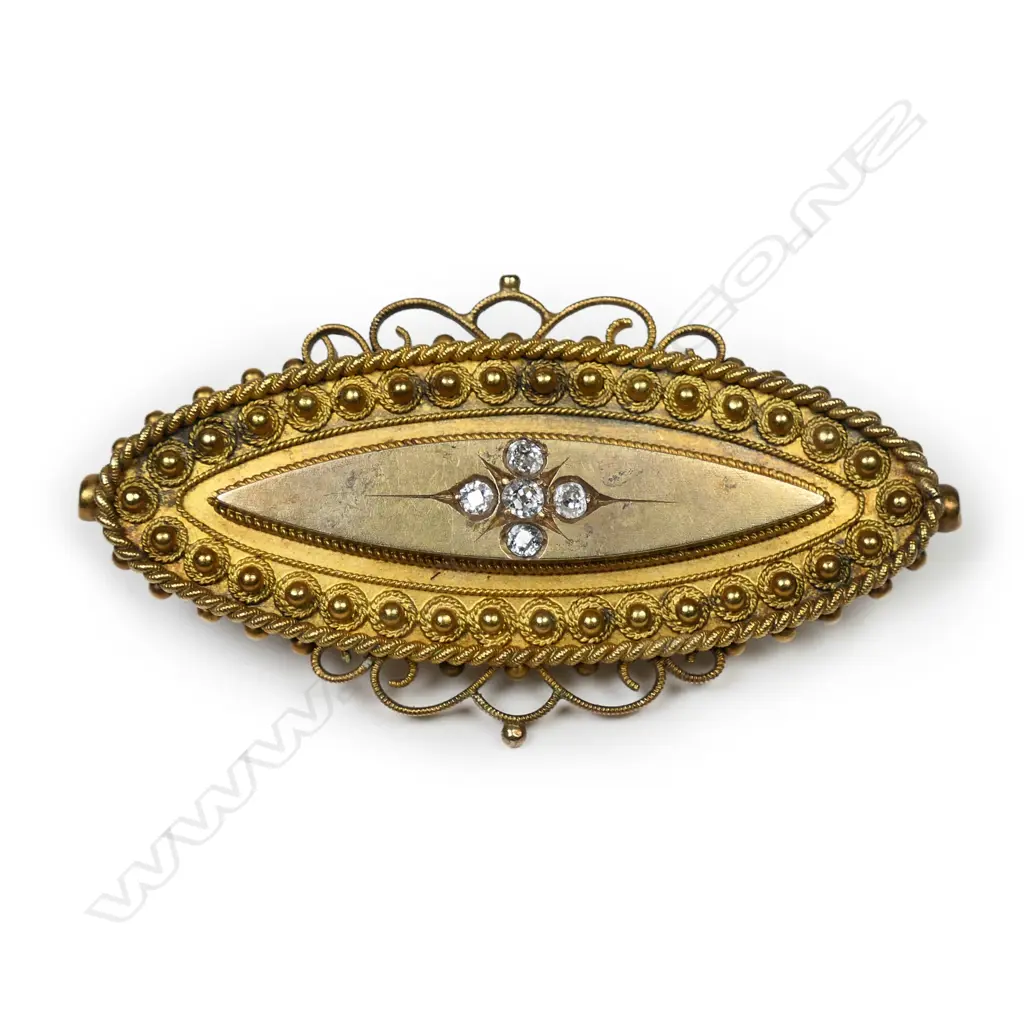 A late 19thC 15ct gold and diamond brooch, Image 1++