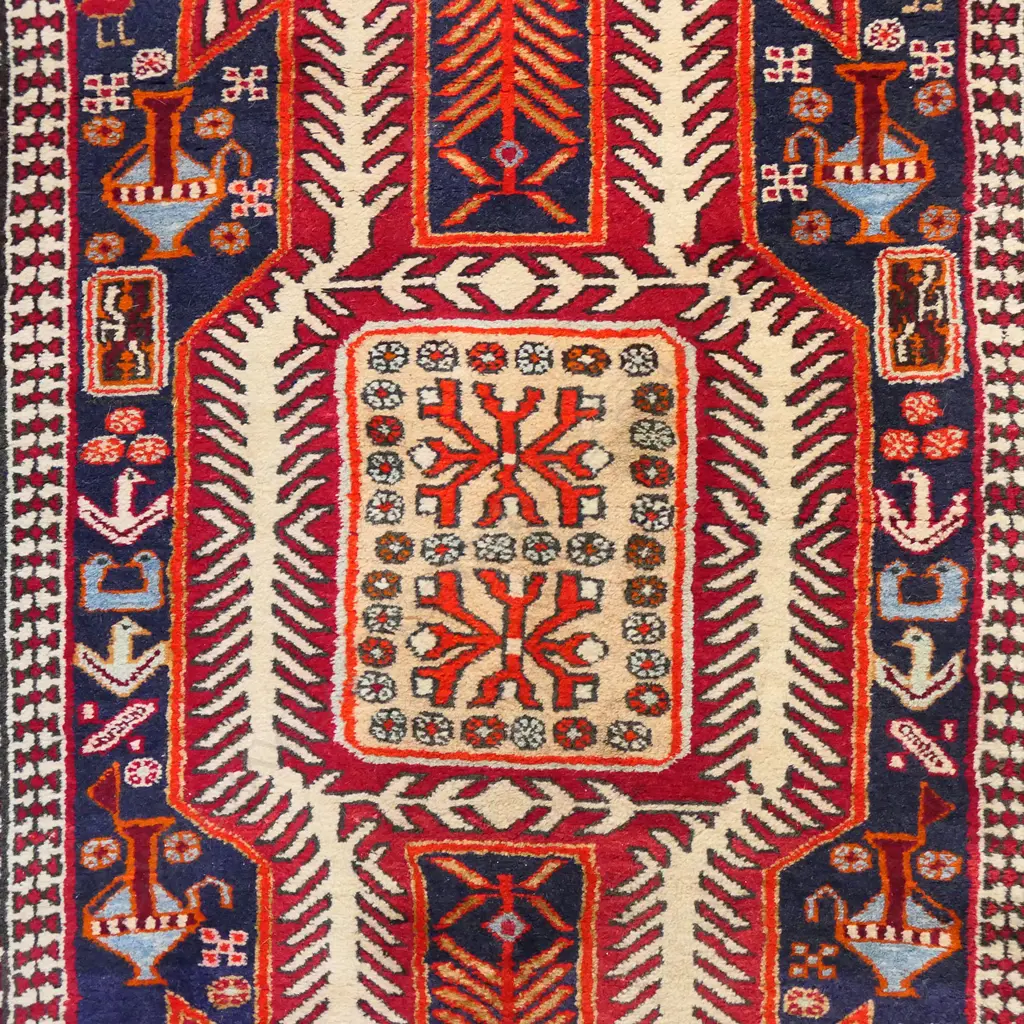 A hand-knotted Shirvan runner, Image 1++