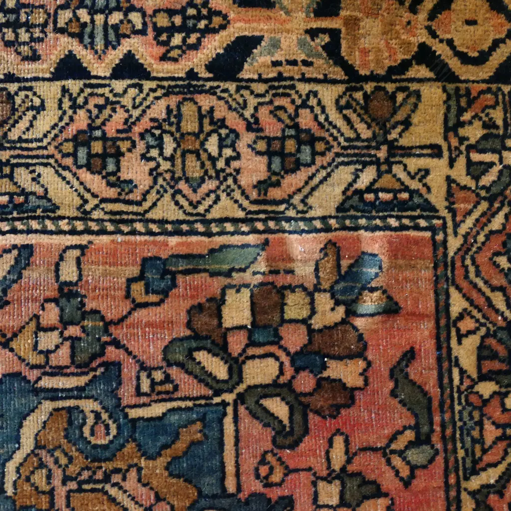 A fine antique Persian (Isphahan) rug, Image 1++