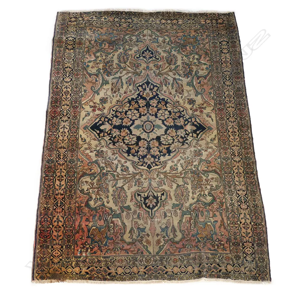 A fine antique Persian (Isphahan) rug, Image 1++