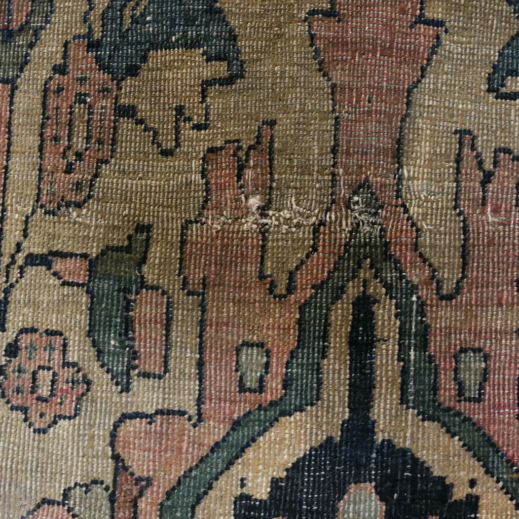 A fine antique Persian (Isphahan) rug, Image 1++