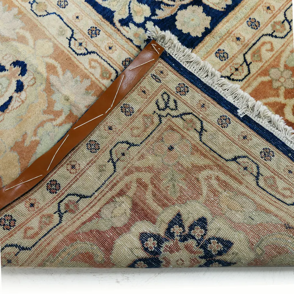 A large and impressive Egyptian hand knotted carpet, Image 1++