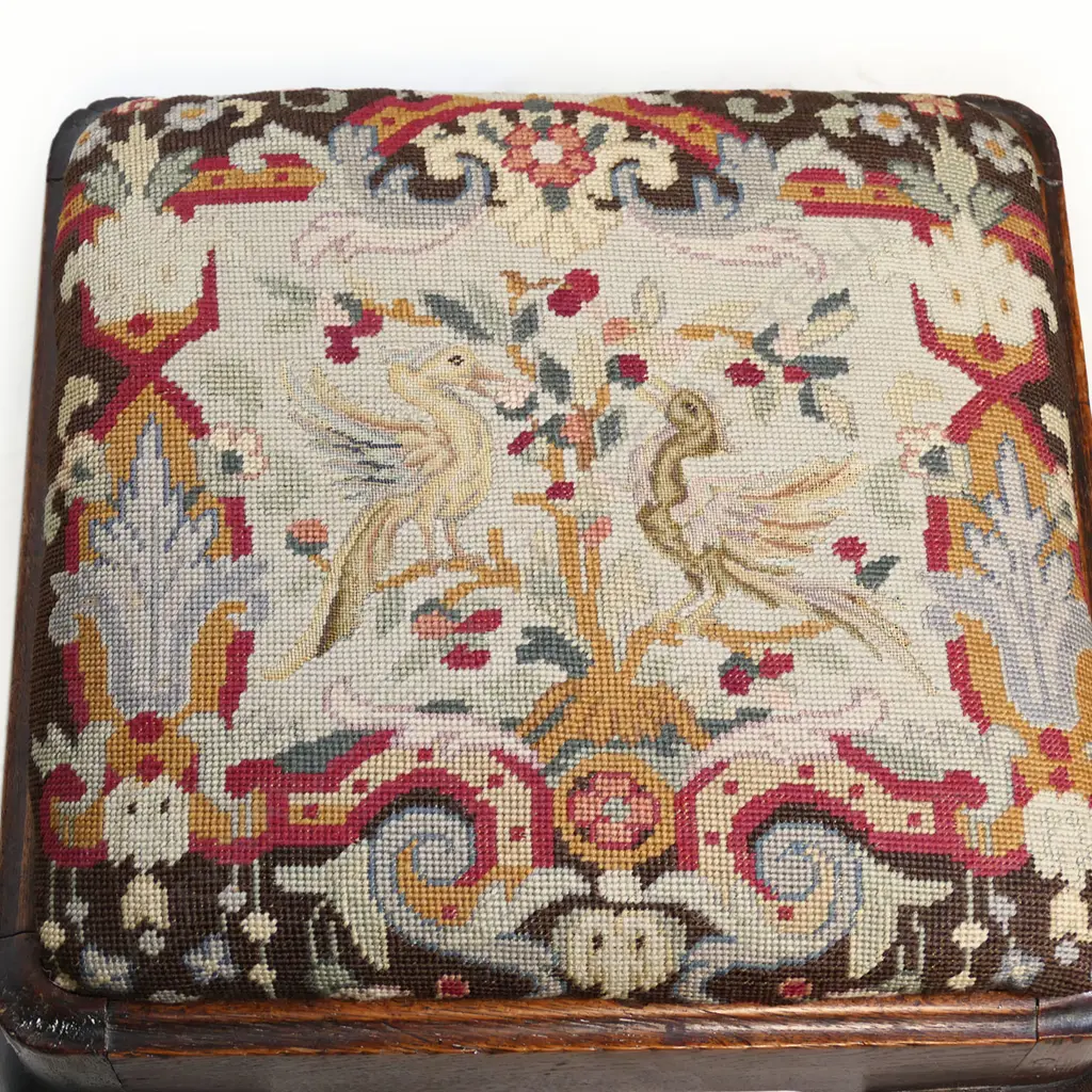 A Georgian oak foot stool, Image 1++