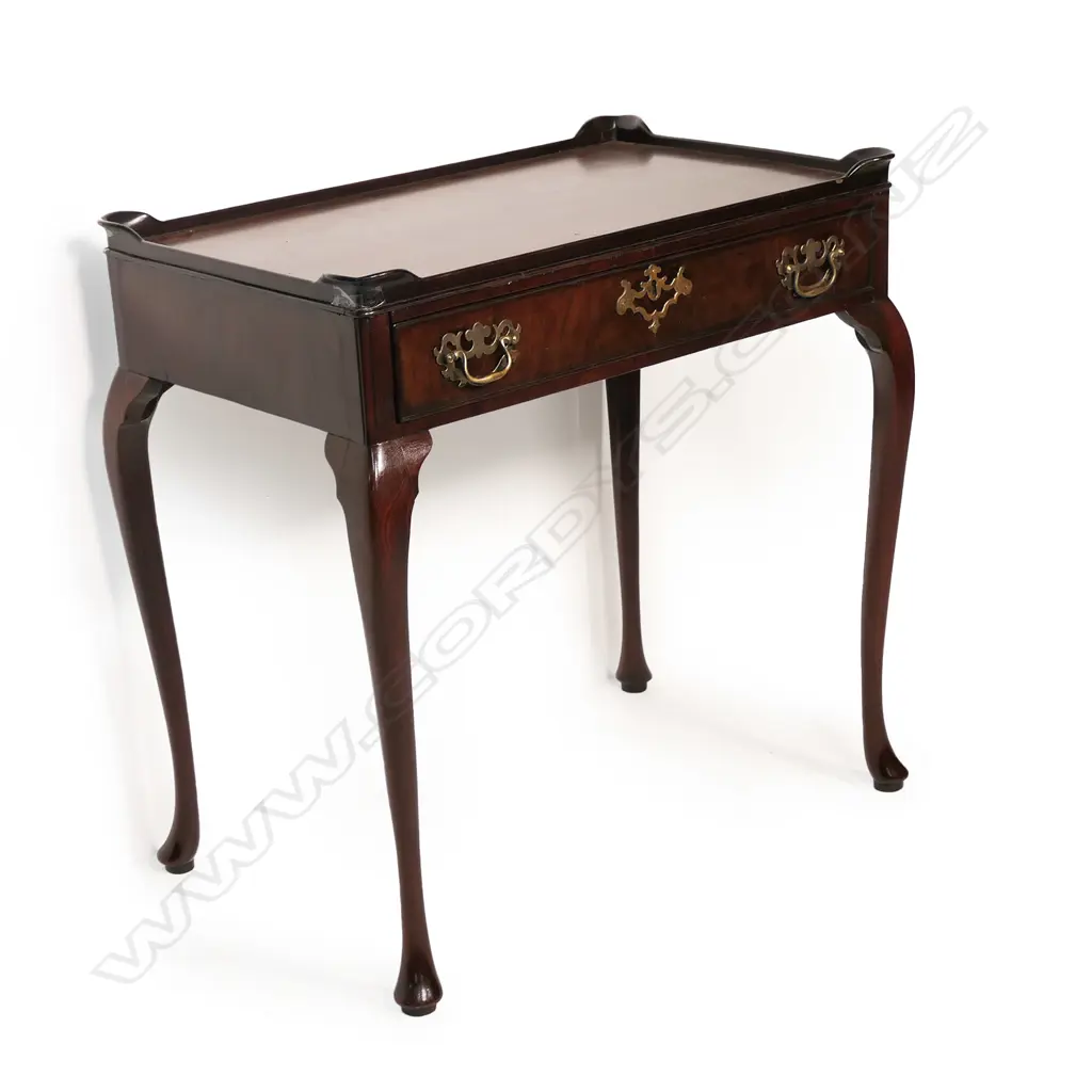 A Victorian mahogany silver table Image 1++