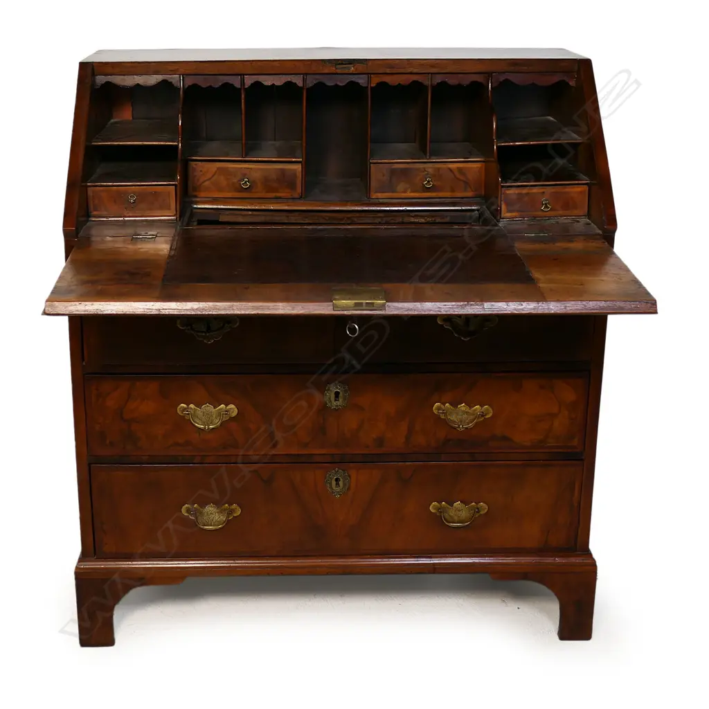 A Georgian mahogany drop front bureau, Image 1++