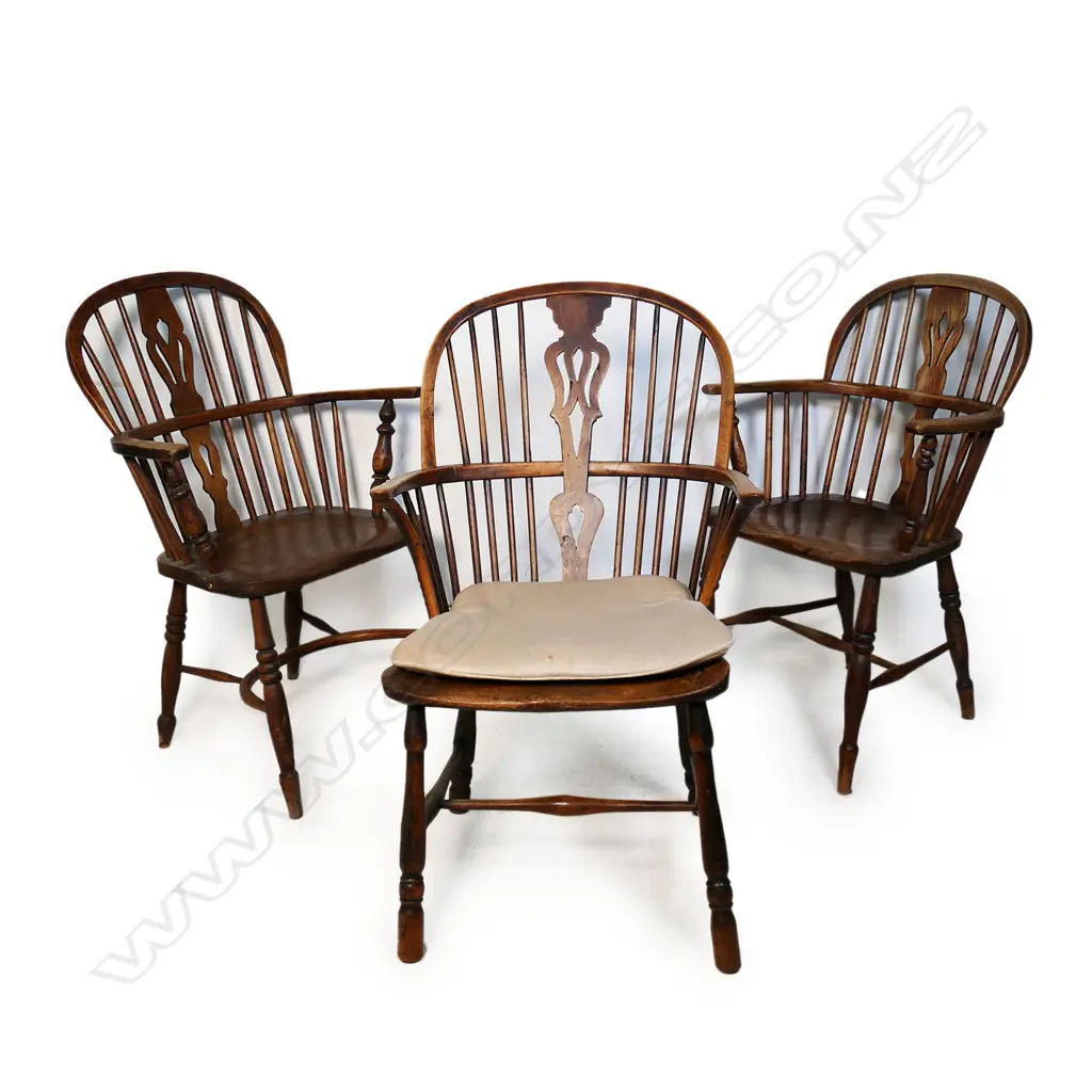 Three 19thC elm and ash spoke back Windsor carver chairs, Image 1++