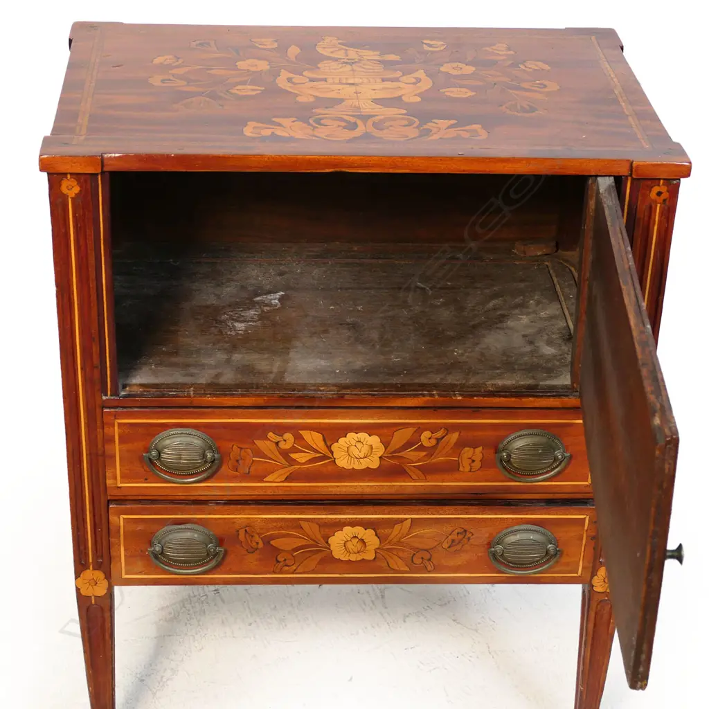 A continental inlaid mahogany small cabinet, Image 1++